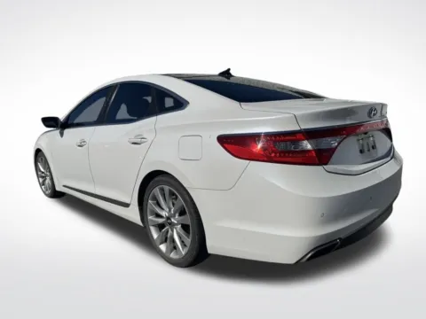 More photos of 2016 Hyundai Azera Limited at Dream Work Automotive, NC