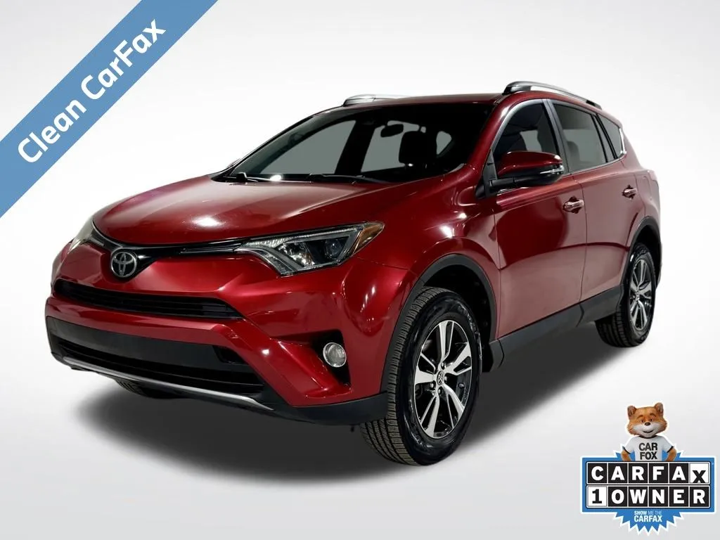 2017 Toyota RAV4 XLE's photo