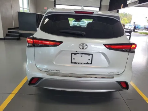 Another view of 2022 Toyota Highlander Platinum for sale in Charlotte, NC at Dream Work Automotive