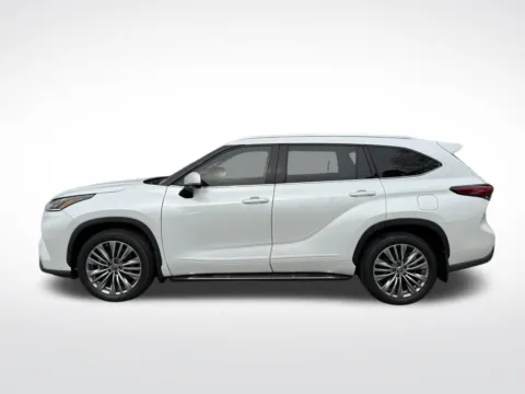 Another view of 2022 Toyota Highlander Platinum for sale in Charlotte, NC at Dream Work Automotive