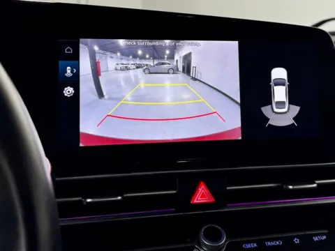 More photos of 2023 Hyundai Elantra Limited at Dream Work Automotive, NC