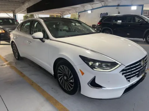 More photos of 2023 Hyundai Sonata Hybrid Limited at Dream Work Automotive, NC