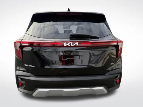 More photos of 2024 Kia Seltos LX at Dream Work Automotive, NC