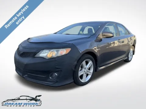 Gray 2014 Toyota Camry SE for sale in Charlotte, NC