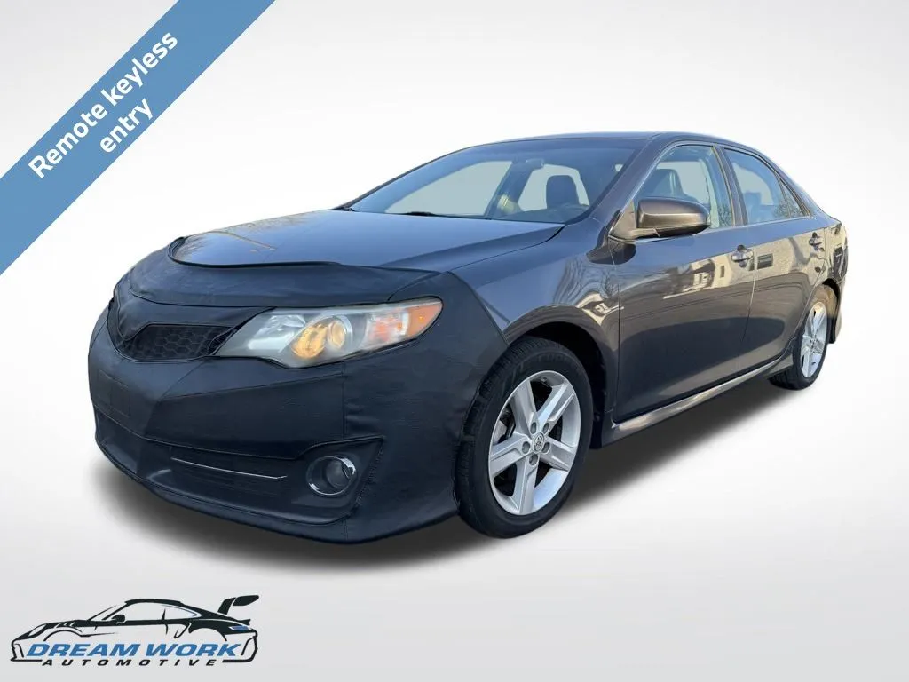 Gray 2014 Toyota Camry SE for sale in Charlotte, NC