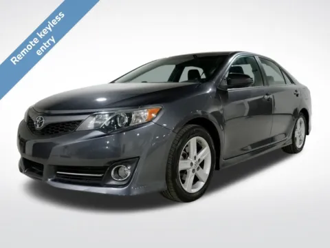 Gray 2014 Toyota Camry SE for sale in Charlotte, NC