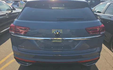 More photos of 2022 Volkswagen Atlas Cross Sport 3.6L V6 SE w/Technology at Dream Work Automotive, NC