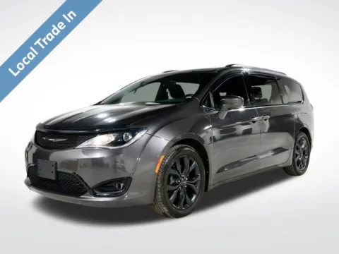 Gray 2018 Chrysler Pacifica Touring L Plus for sale in Charlotte, NC