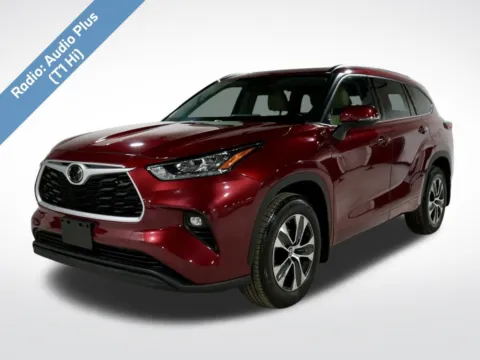 Red 2020 Toyota Highlander XLE for sale in Charlotte, NC