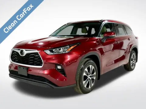 Red 2020 Toyota Highlander XLE for sale in Charlotte, NC