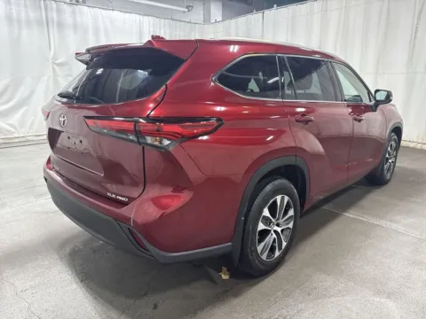 More photos of 2020 Toyota Highlander XLE at Dream Work Automotive, NC