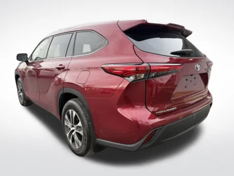 More photos of 2020 Toyota Highlander XLE at Dream Work Automotive, NC