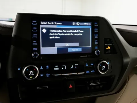 More photos of 2021 Toyota Highlander Hybrid XLE at Dream Work Automotive, NC