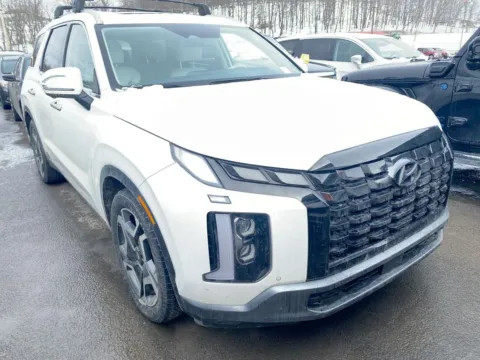 More photos of 2023 Hyundai Palisade Limited at Dream Work Automotive, NC