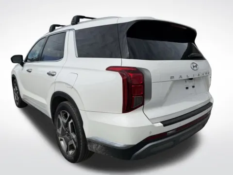 More photos of 2023 Hyundai Palisade Limited at Dream Work Automotive, NC