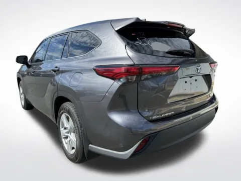 More photos of 2025 Toyota Highlander Hybrid XLE at Dream Work Automotive, NC