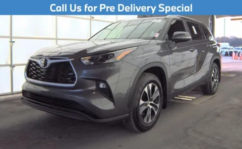 Gray 2025 Toyota Highlander Hybrid XLE for sale in Charlotte, NC