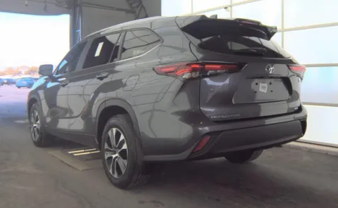 Photos of 2025 Toyota Highlander Hybrid XLE for sale in Charlotte, NC at Dream Work Automotive