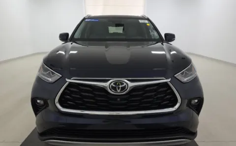 More photos of 2021 Toyota Highlander Platinum at Dream Work Automotive, NC