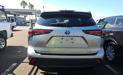 Another view of 2023 Toyota Highlander Hybrid XLE for sale in Charlotte, NC at Dream Work Automotive