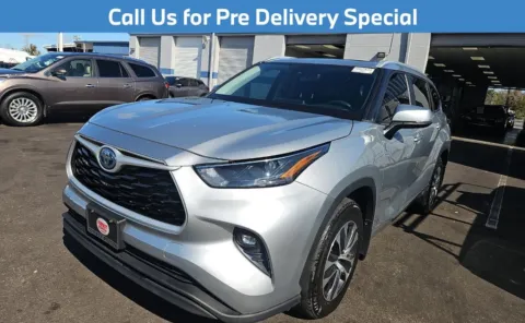 Silver 2023 Toyota Highlander Hybrid XLE for sale in Charlotte, NC