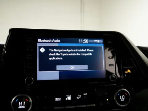 More photos of 2021 Toyota Highlander Hybrid LE at Dream Work Automotive, NC