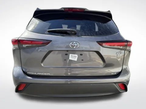 More photos of 2021 Toyota Highlander Hybrid LE at Dream Work Automotive, NC