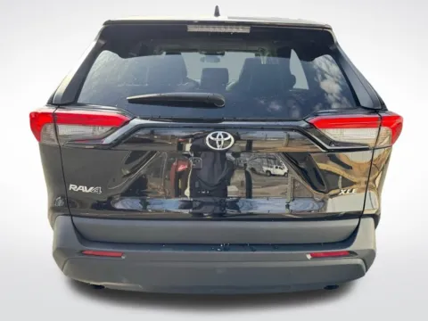 More photos of 2022 Toyota RAV4 XLE Premium at Dream Work Automotive, NC