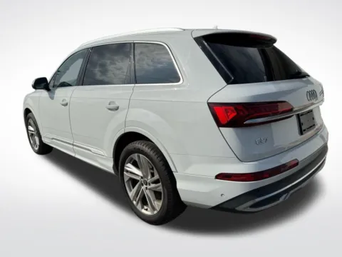 More photos of 2021 Audi Q7 55 Premium at Dream Work Automotive, NC