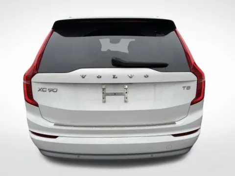 More photos of 2022 Volvo XC90 T5 Momentum at Dream Work Automotive, NC