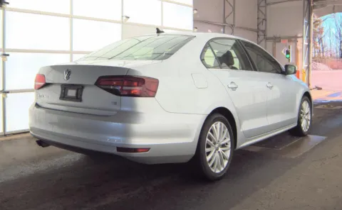 More photos of 2016 Volkswagen Jetta 1.8T SEL at Dream Work Automotive, NC