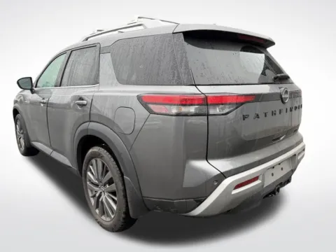 More photos of 2022 Nissan Pathfinder SL at Dream Work Automotive, NC