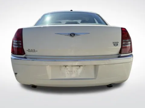 More photos of 2006 Chrysler 300C at Dream Work Automotive, NC