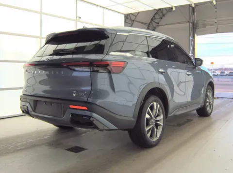 More photos of 2023 INFINITI QX60 LUXE at Dream Work Automotive, NC