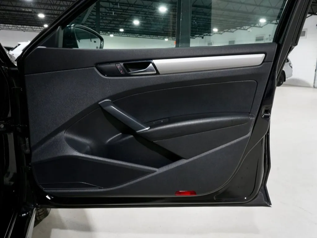 2021 Volkswagen Passat S - Photo 24