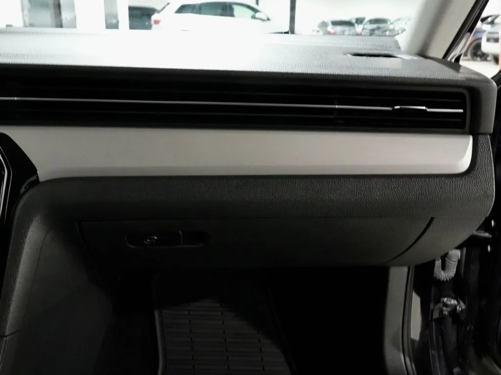 2021 Volkswagen Passat S - Photo 23