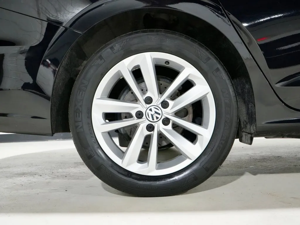 2021 Volkswagen Passat S - Photo 32