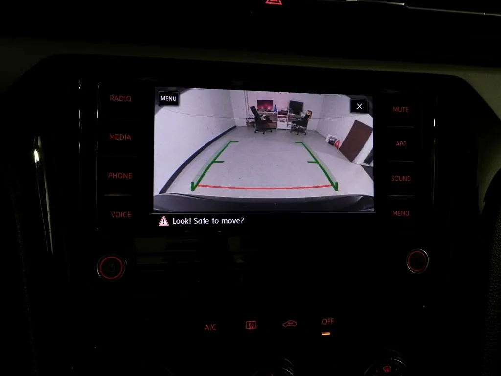 2021 Volkswagen Passat S - Photo 4