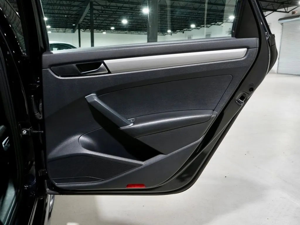 2021 Volkswagen Passat S - Photo 28