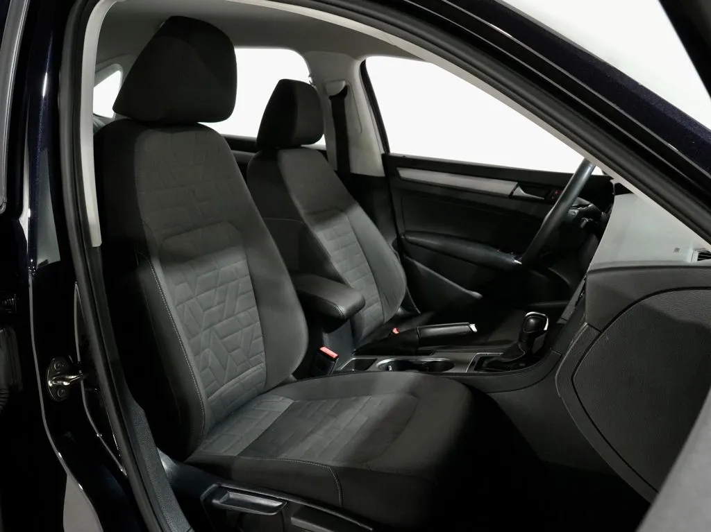 2021 Volkswagen Passat S - Photo 22