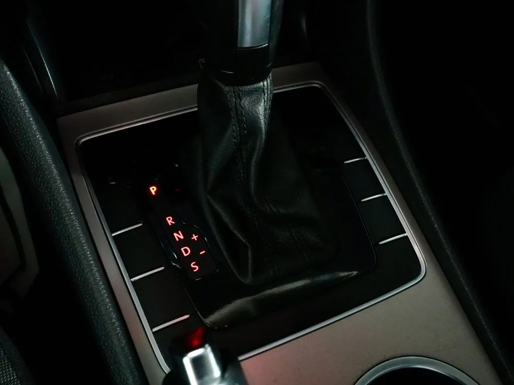 2021 Volkswagen Passat S - Photo 21