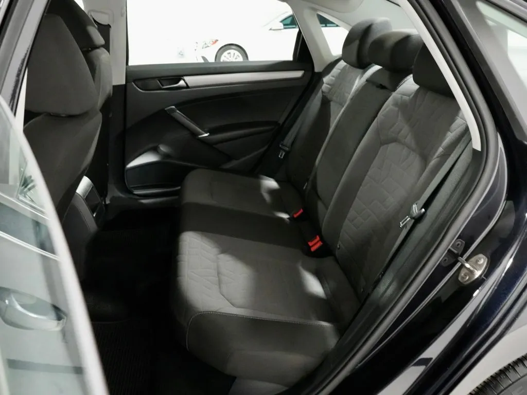 2021 Volkswagen Passat S - Photo 26