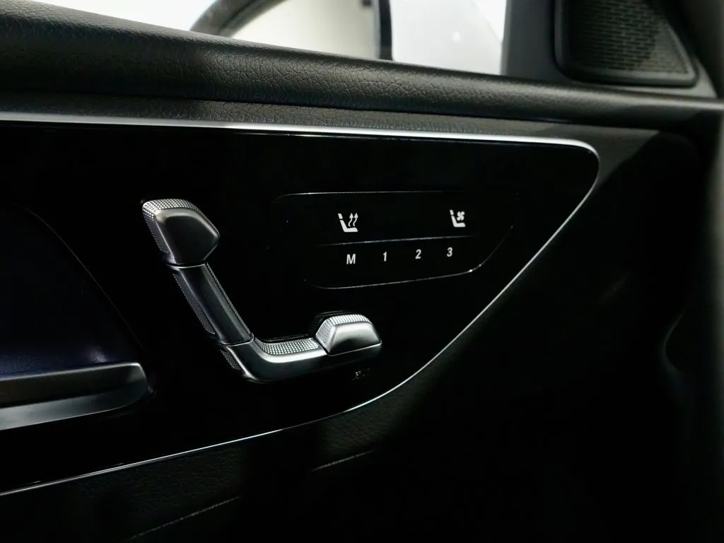 2025 Mercedes-Benz C-Class Sedan C 300 - Photo 23