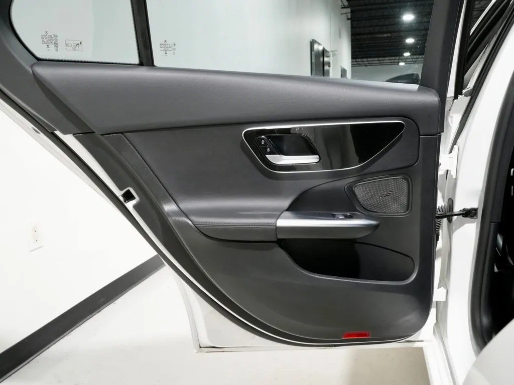 2025 Mercedes-Benz C-Class Sedan C 300 - Photo 27