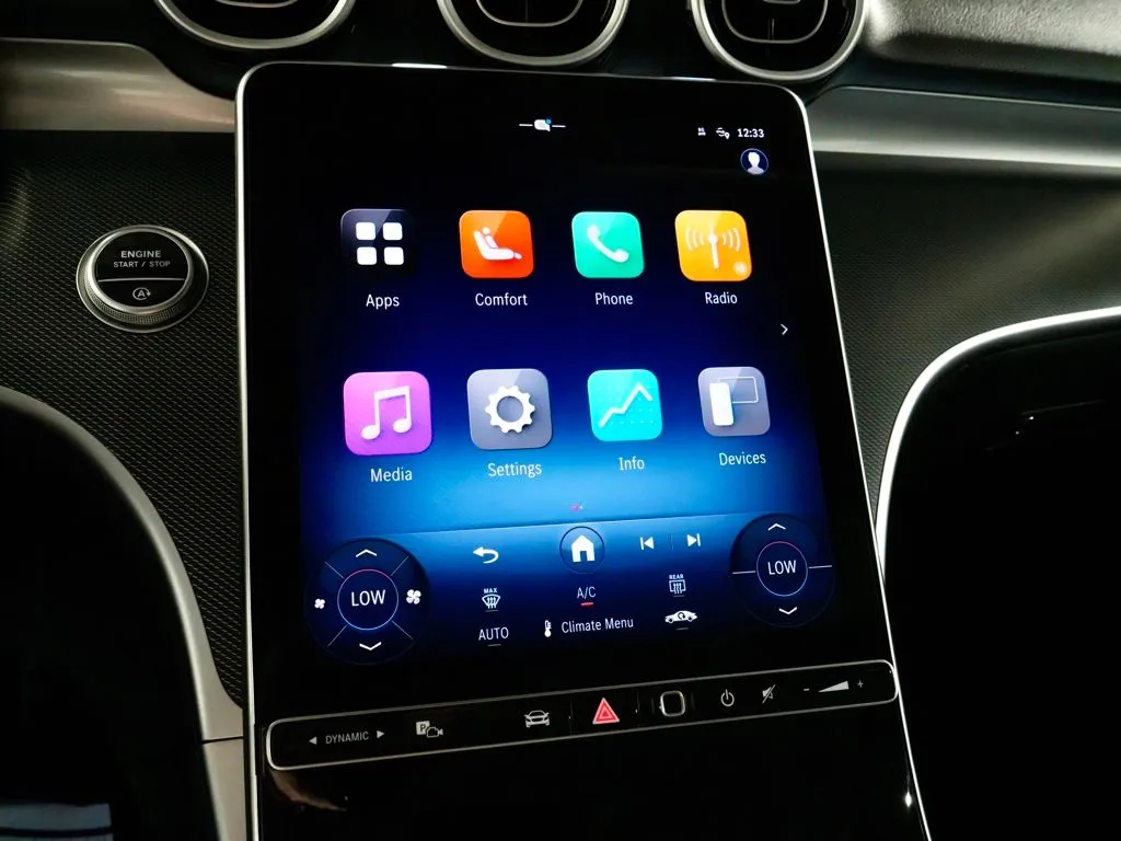 2025 Mercedes-Benz C-Class Sedan C 300 - Photo 16