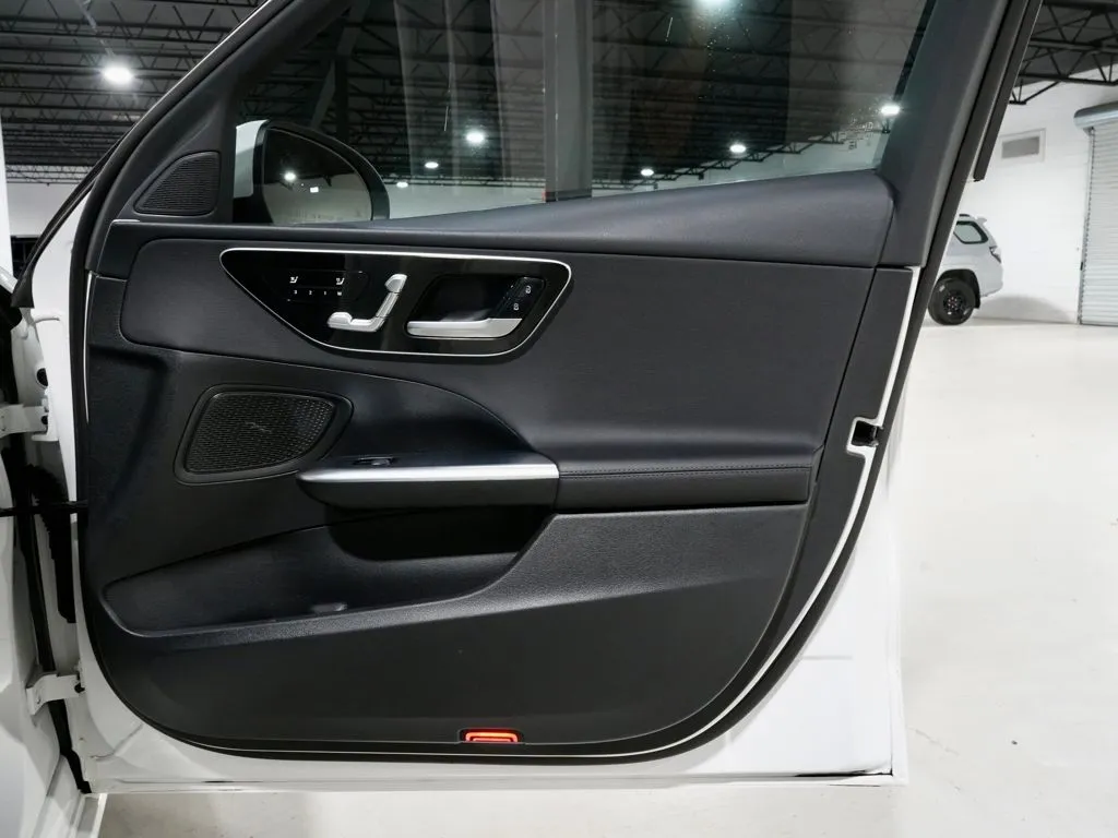 2025 Mercedes-Benz C-Class Sedan C 300 - Photo 26
