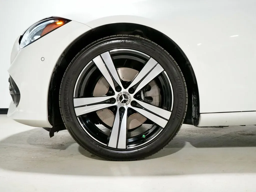 2025 Mercedes-Benz C-Class Sedan C 300 - Photo 32