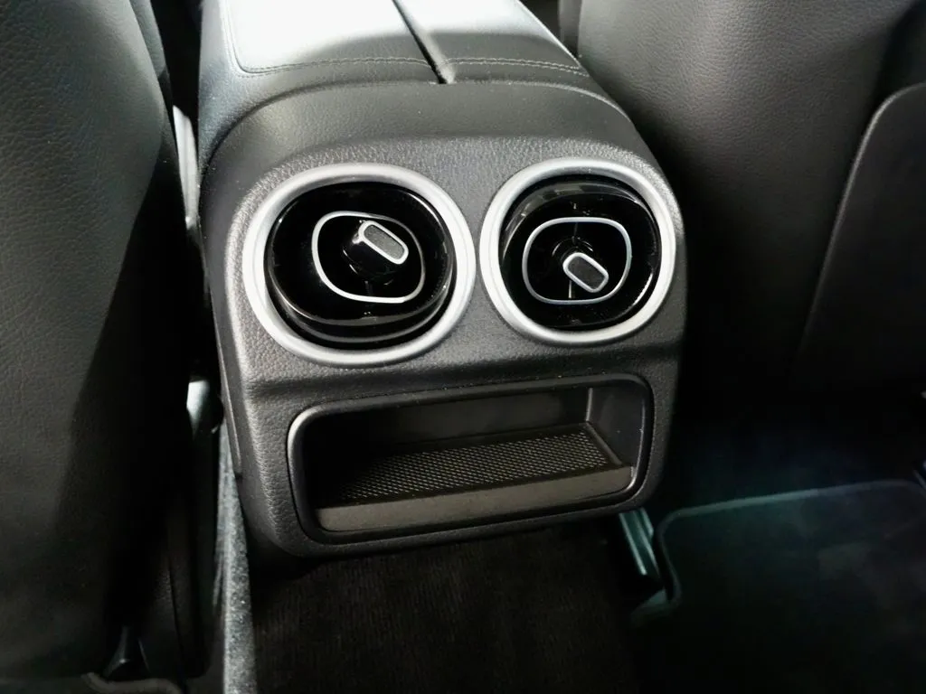 2025 Mercedes-Benz C-Class Sedan C 300 - Photo 29