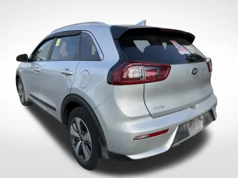 More photos of 2017 Kia Niro LX at Dream Work Automotive, NC