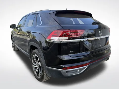 More photos of 2022 Volkswagen Atlas Cross Sport 2.0T SEL at Dream Work Automotive, NC